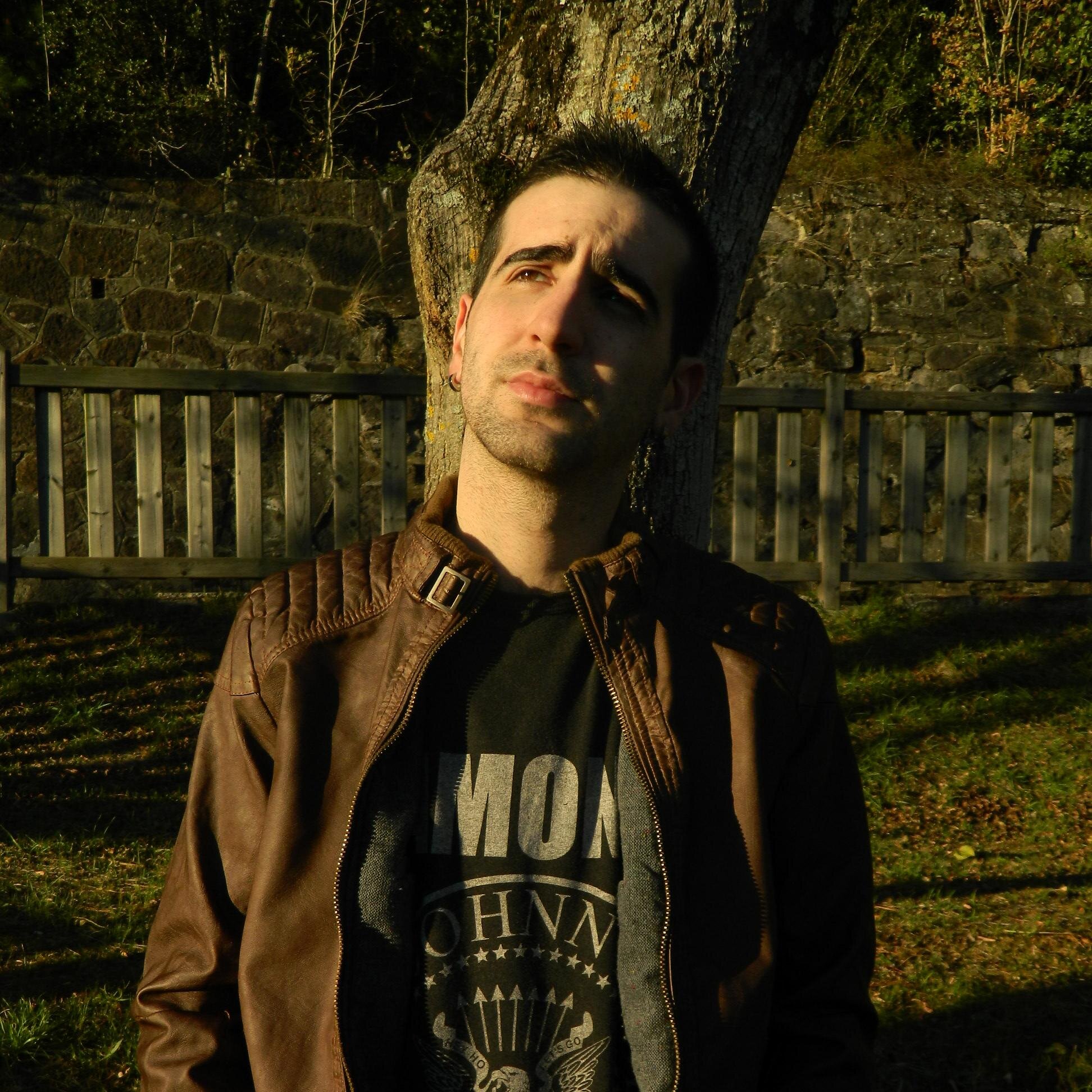 Productor y apasionado de la musica electronica,entre otro muchos estilos xD.