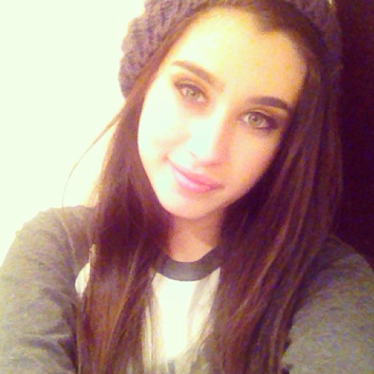 I don't wanna be your friend, I wanna kiss your neck.