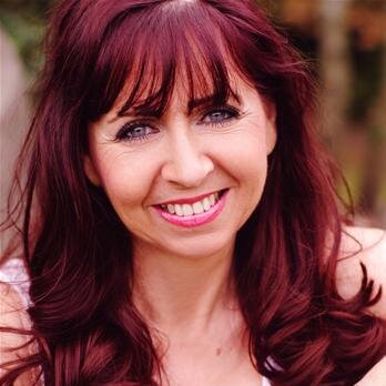 Actress - Best known for roles in Auf Wiedersehen Pet & Byker Grove. For Film, TV & Theatre please contact McMahon Management. http://t.co/d1bqFquIgW