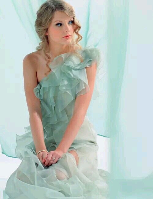 follow @sasssyswift she'll help you gain followers. :)