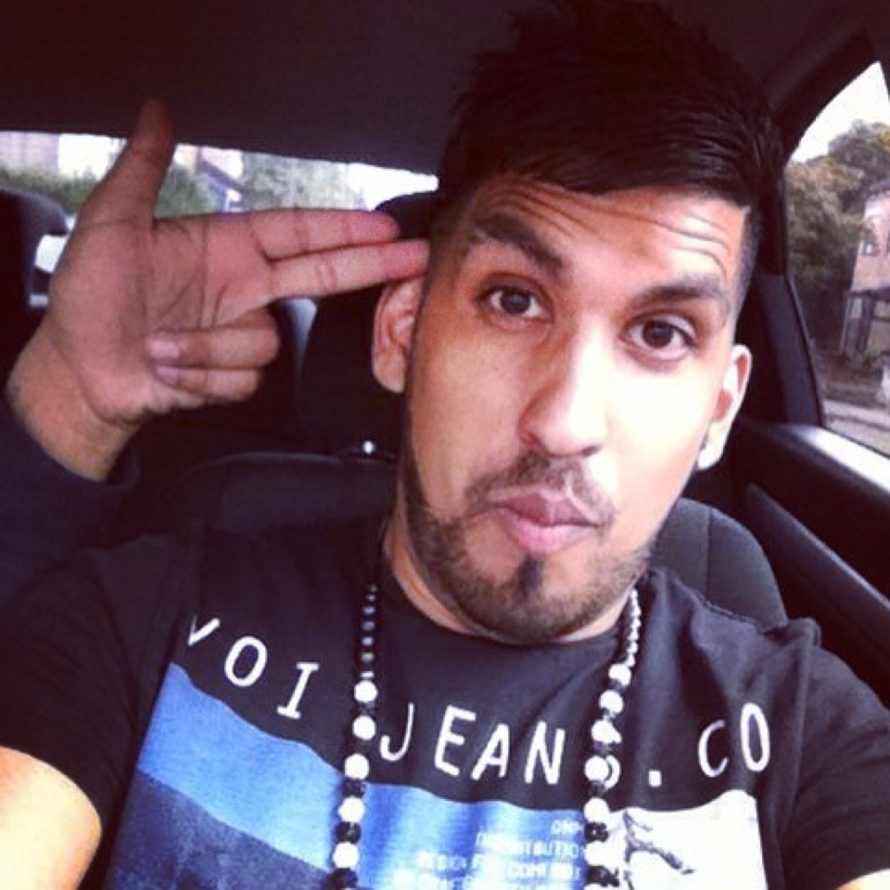 ◆Follow My Older Bro @Birdi100 ◆ Follow @batakhx Also Follow The Sensational Dholis @RANITAJINT And @MissyJDholi ◆ Official Music Composer ◆ BBM Pin 7AE0CDF2