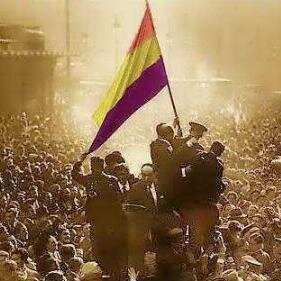 Ante todo Mujer, Madre, Valenciana, Lda.en Historia.Trabajando para vivir.Voluntaria.Defensora de los animales. Creo en mi, claro.