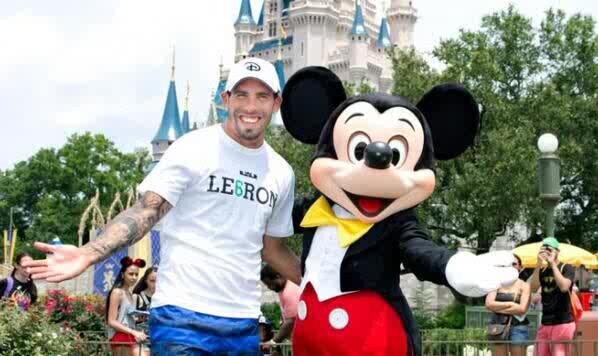 Akun Fanbasenya EL Apaché. #SorteoTevez @carlitos3210. We're #CarlitosAddictas. Twitter dedicado a Tévez. Non c'è 2 senza 3!