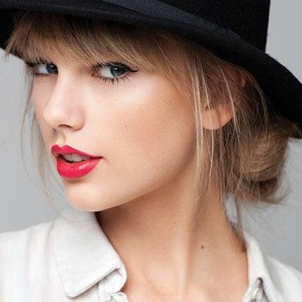 Hello, acc not real but this acc rp taylor swift! :)x