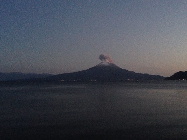 、