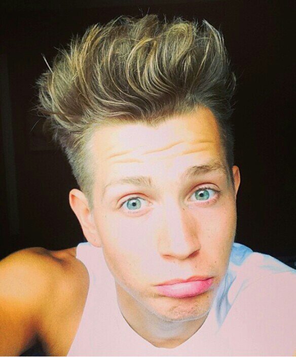 RT for another follow! http://t.co/PloXblOCqD