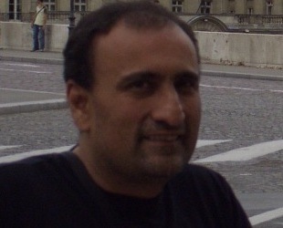 Me dedico a vivir y en mis tiempos libres me asomo a la política, los negocios, la tecnología y los medios