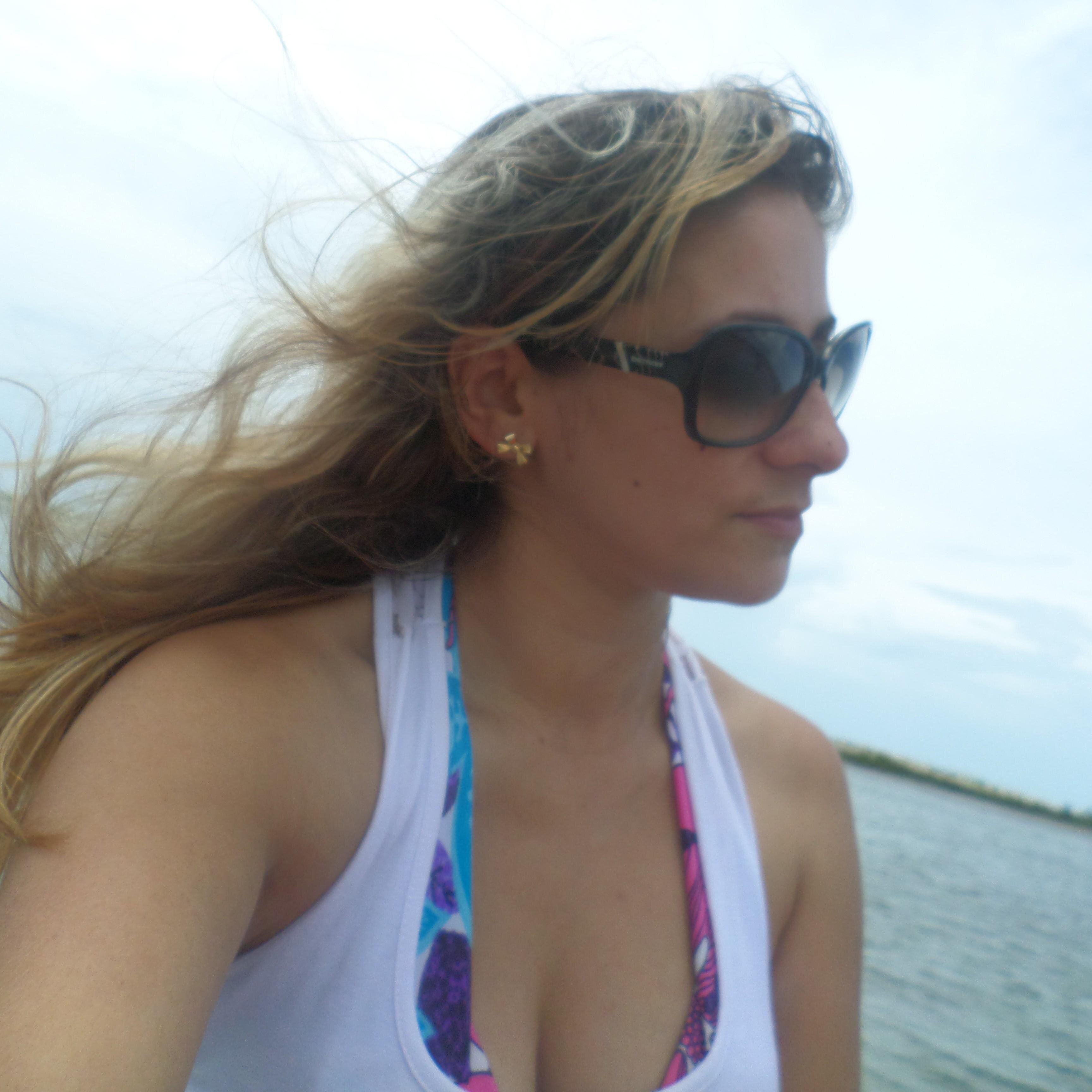 Sou completamente apaixonada por Deus, pela vida e por minha família... kellsoares@facebook.com