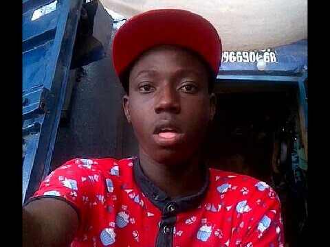 ©Comedain @Vespac•Am an Arsenal fan.I rep VESPAC entertainment*298FA647 bb pin*I'm a sarcastic asshole who cares about music and sport.I'm 18•tweet about life.V