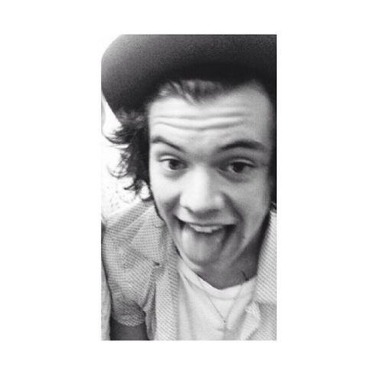 follow @skepticharry ilysm