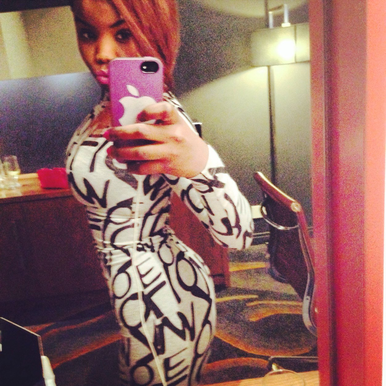 Beauty spot on the nose and i hate red roses.... n im a memebr of the MISFITS. IG Kay _browny