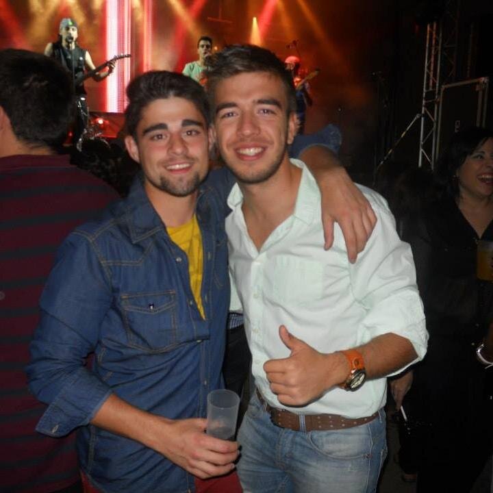 Estudiante de derecho y ade en Fuenlabrada. Sin infancia por no haber visto el Rey León. Su sueño: ejercer la abogacía. Un saludo.