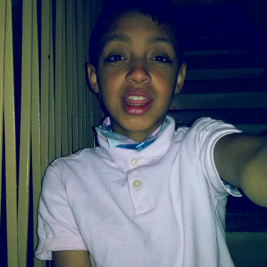 XIV. Ámame cuando menos lo merezca, ya que es cuando más lo necesito./Instagram: Ayoub_amimi/ask : @ayoubNey