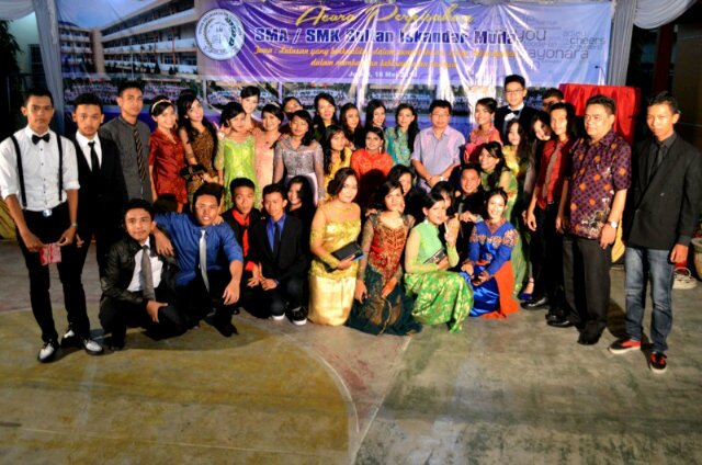 Official account of Alumni Class XIISocialOne 2013/14 Sultan Iskandar Muda SeniorHighschool.