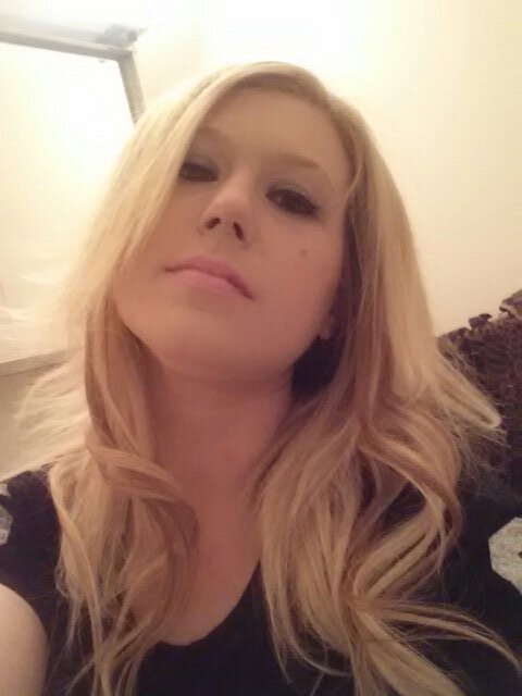 loriannv's profile picture. 