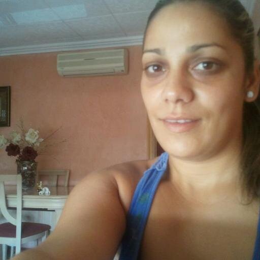 soy una mezcla rara, de inglesa con arabe, mi papá ingles y mi mama descendiente de arabes, mis hijos mas mezcla aún pero los amo
