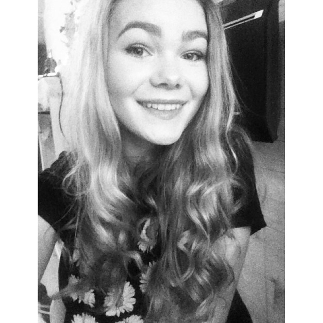 Basically, I'm obsessed with music, fashion, laughter and everything pretty