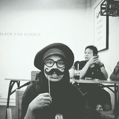 Anak radio, mama dan abah!