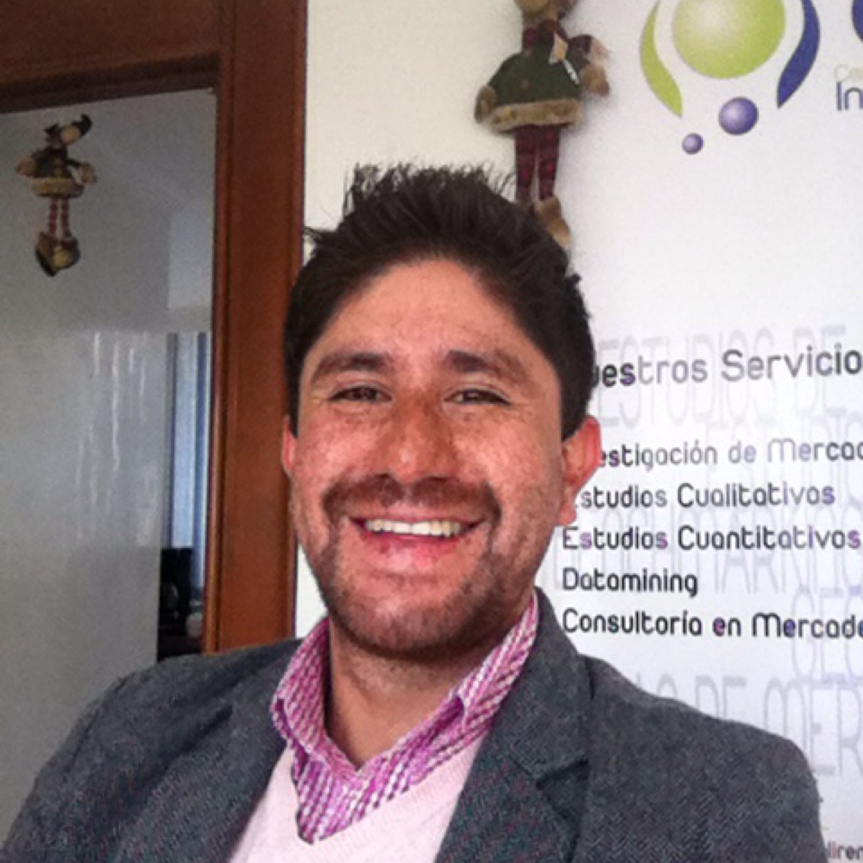 Publicista Master en Dirección de Marketing. Apasionado por #InvestigaciondeMercados #Marketing #Publicidad - Fundador CIM Amante del Deporte y la Cocina