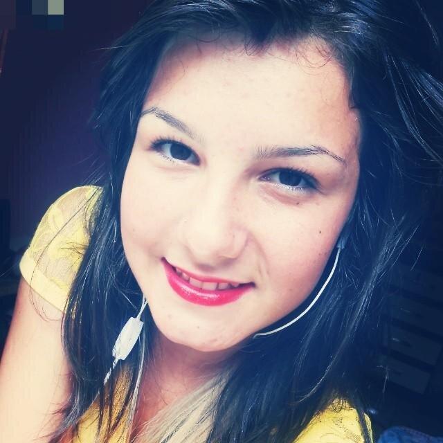 Não me julgue, não me critique, apenas me aceite. Não nasci para corresponder expectativas e sim para ser feliz.