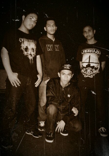 Metal band from Pontianak, Kalimantan Barat. This Member Band : @ook_berkata @AminKelbulan @FradinataXXX @faridagungs
For more info, line : faridagungs