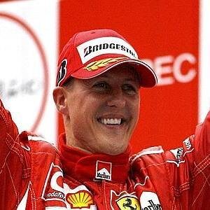 Pazzamente innamorata della Ferrari, di Michael Schumacher e di Casey Stoner!!                  #MichaelJackson  #MaxBiaggi #CarlosCheca #Marc93 @box_repsol