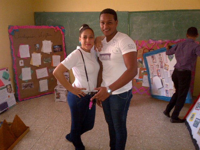 - I Love Mi Life♥'  La mejor venganza es una sonrisa en frente de quien te hizo sufrir. 160' Característica no me define.