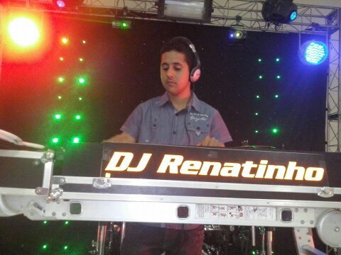 RENATINHOJEQUIE's profile picture. CONTRATE SOM E ILUMINAÇÃO 
PARA SEU EVENTO 73-88010845