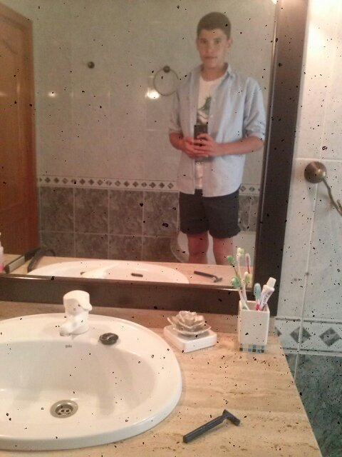 Dando guerra desde el 10 de enero del 2000  Jugador del Club Balonmano Padul Extremo Derecho con el10 a las espaldas.