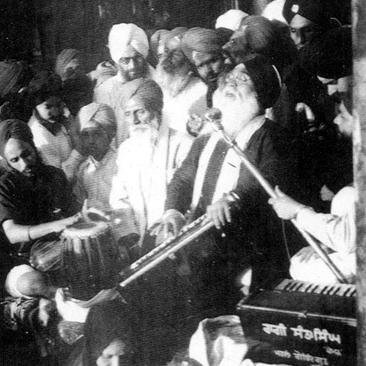 The Akhand Keertanee Jathaa (AKJ) is dedicated to the Sikh lifestyle. This is the official twitter account of http://t.co/QGRUsGEXEl.