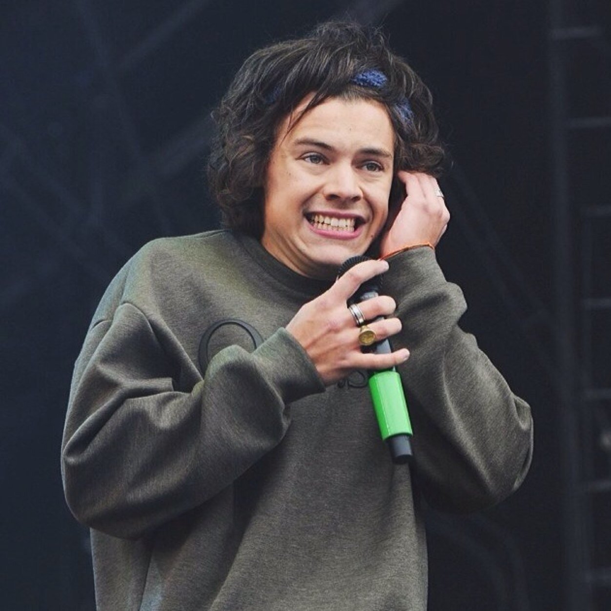I am a crazy directioner who woul do any thing for my boys!!! Best friends are katie emma and sierra!! I am a Harry girl!!!