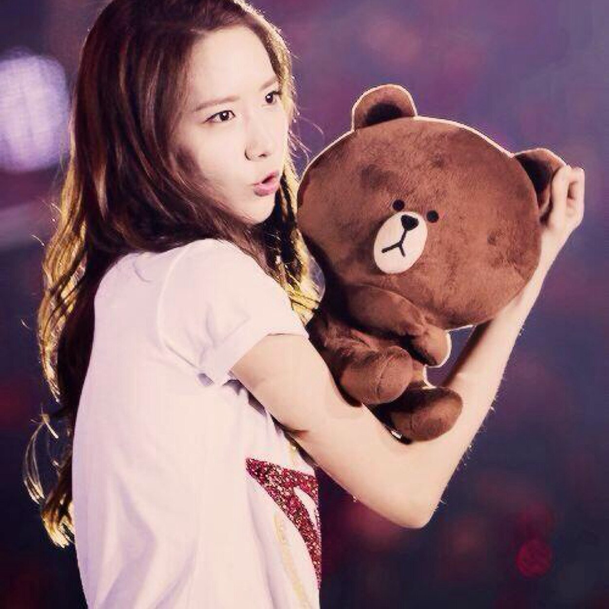 อันยอง ยุนอาคนสวยรายงานตัวค่ะ อย่ามัวแต่ส่องไบโอมาคุยกันดีกว่า สวยๆแบบนี้หายากนะจิบอกให้-0- {RT+taik} ฟอลแบคบอท