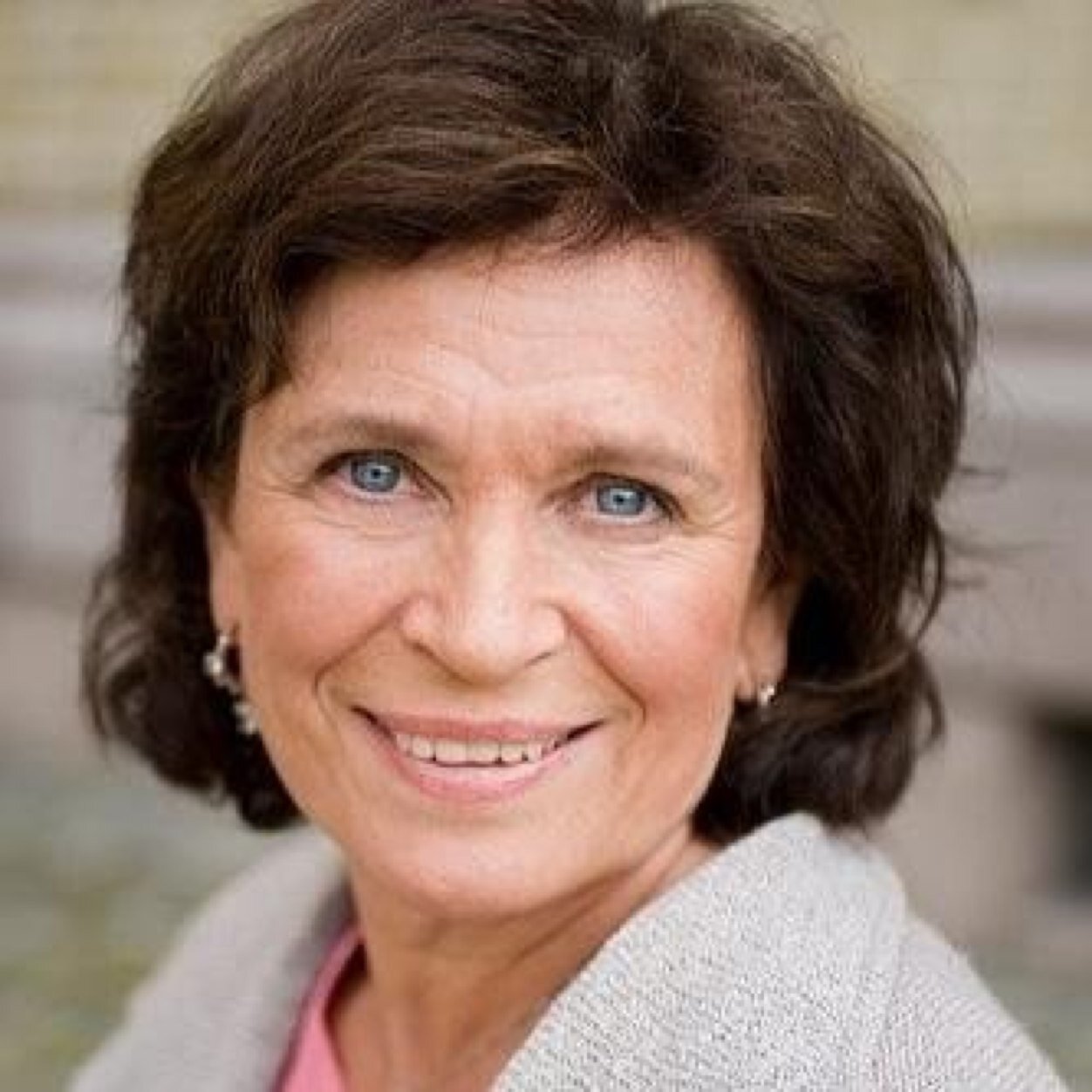 AskerBente's profile picture. Stortingsrepresentant for Høyre. Fra Asker i Akershus. Medlem av arbeids- og sosialkomiteen.