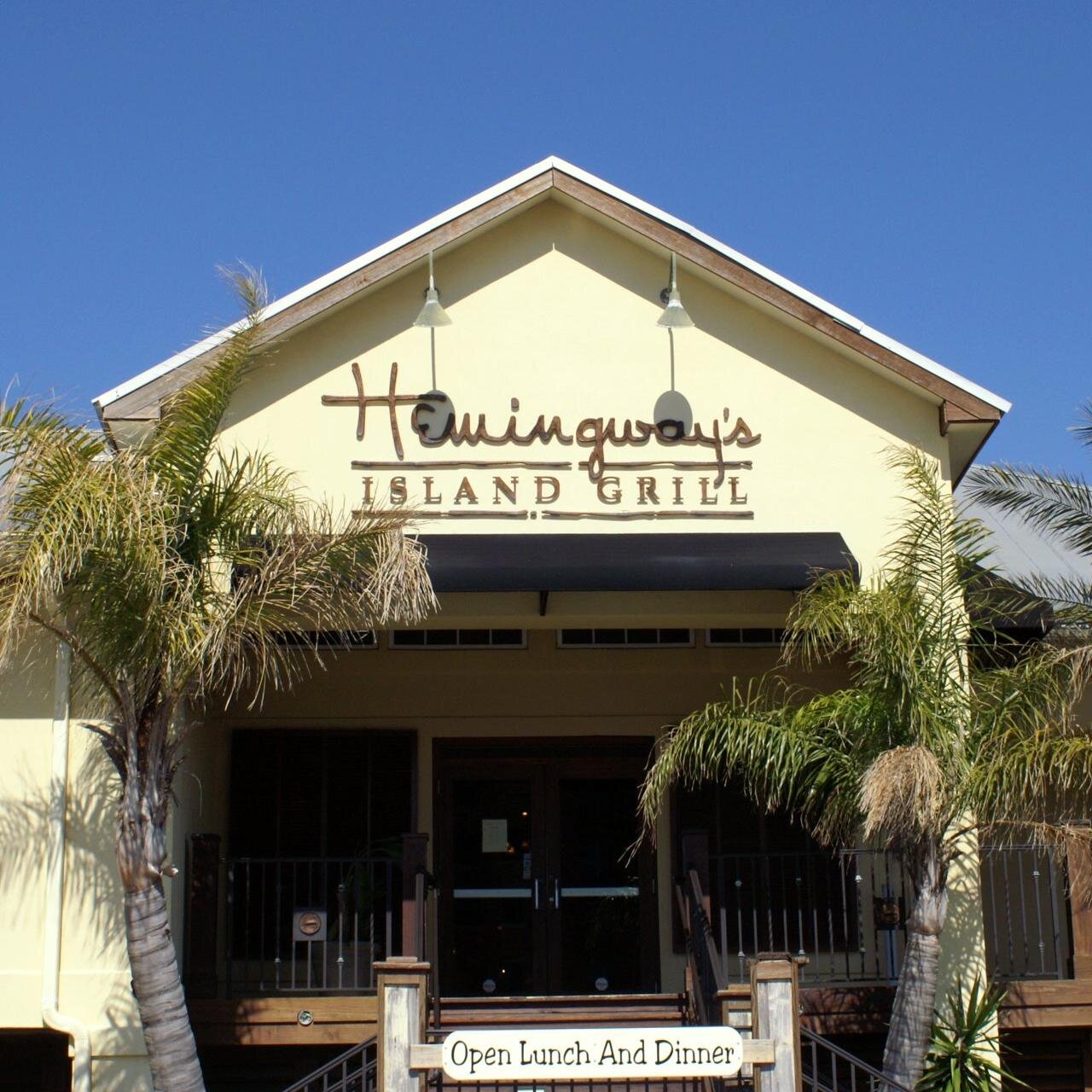 Hemingway's Island Grill offers casual dockside dining over looking the beautiful Santa Rosa Sound. Our award winning restaurant features a diverse menu.