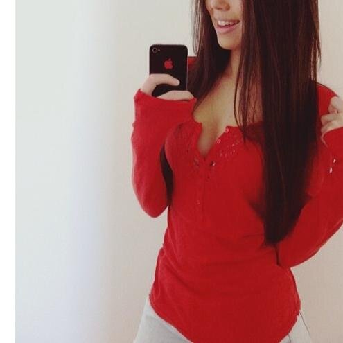 dias_izzy's profile picture. Criança insegura, que às vezes anda de salto alto.
Your word is a lamp for my feet, a light on my path.