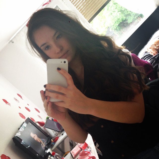 Instagram @vanesaorasanin