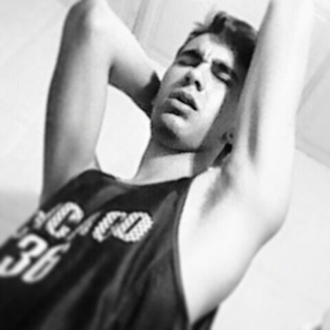Manos manchadas de tinta
Melómano
Snap-PETETEDJ
ID-PETETEDJ