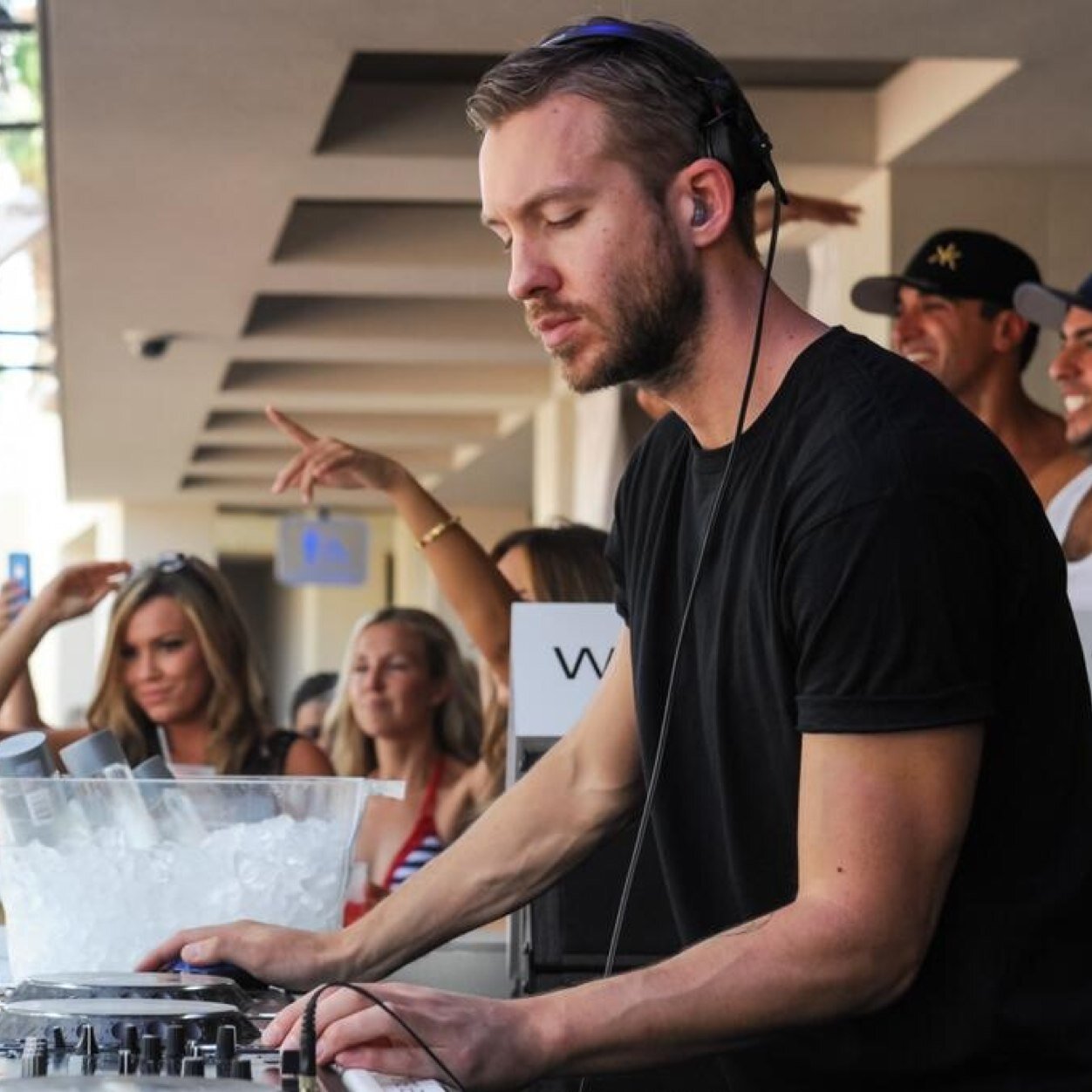 Calvin Harris is my fave | Calvin followed 15-12-14