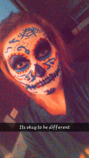 mmm, snapchat meee yo @emna_sophia and we can be best pals