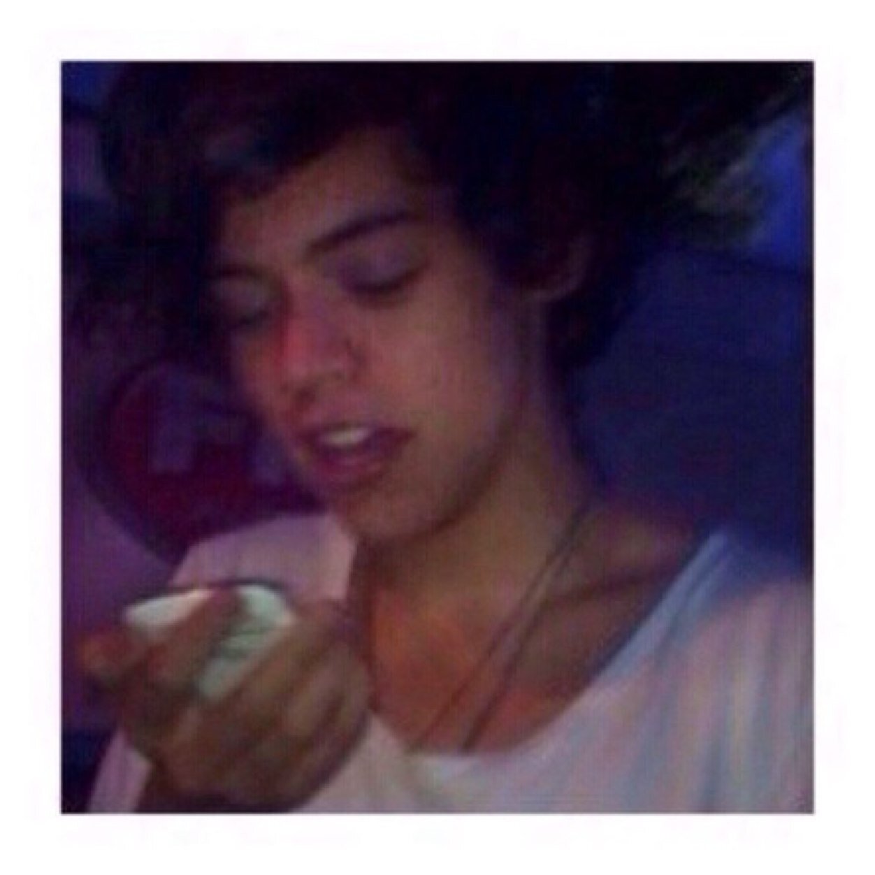 PLS DO NOT FOLLOW BACK THIS ACC INSTEAD FOLLOW ME AT @nosebleedharry THANK U