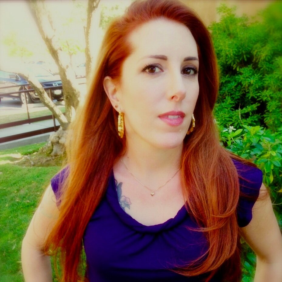 Looking for the latest in hair, make up or skin care? Sara is the beauty editor for http://t.co/TSiL19THeb.