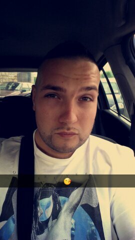 Raph0uu's profile picture. Joueur @esport3dx /
Snapchat : Raph0u /
Insta : Raph0uuuu / 
Twitter : Raph0uu