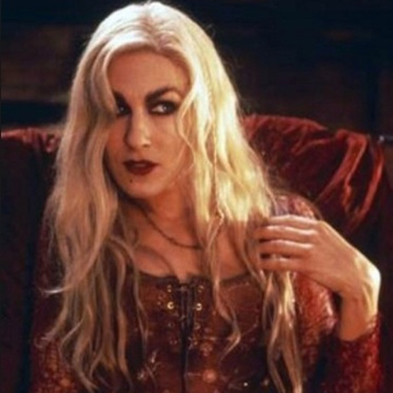 Sucking the life out of little children so boys will love me~! One of the Sanderson sisters and witches of Salem~ I promise I wont hurt you~ ;D #RP #Single