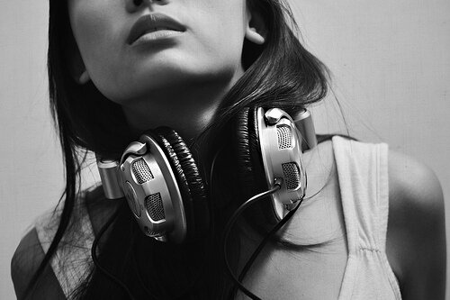 Indie Singer/Song Writer, cosmetologist and makeup artist since 1997, Christ follower and lover of God.