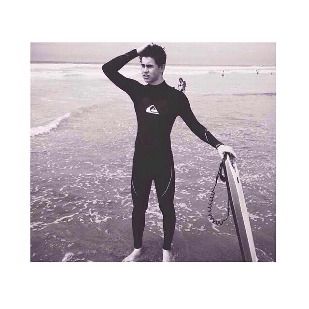 follow @mcveyfthood_ she will follow you back :) asks for nash and the vamps dm's if you want