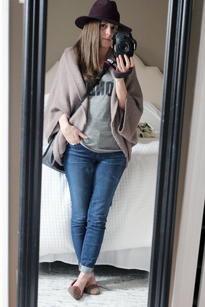 I am a 23 year old jewelry designer...an avid blogger.. loves blogging about fashion, jewelry and celebrity fashion.