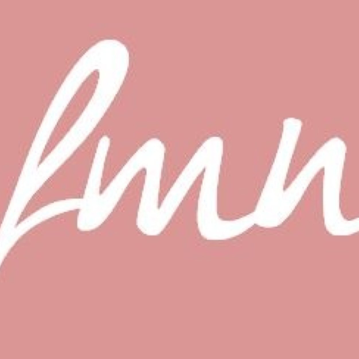 Forget Me Not Creations is an event & wedding design group that focuses on unique details, floral arrangements and decor for wedding, functions & social events.