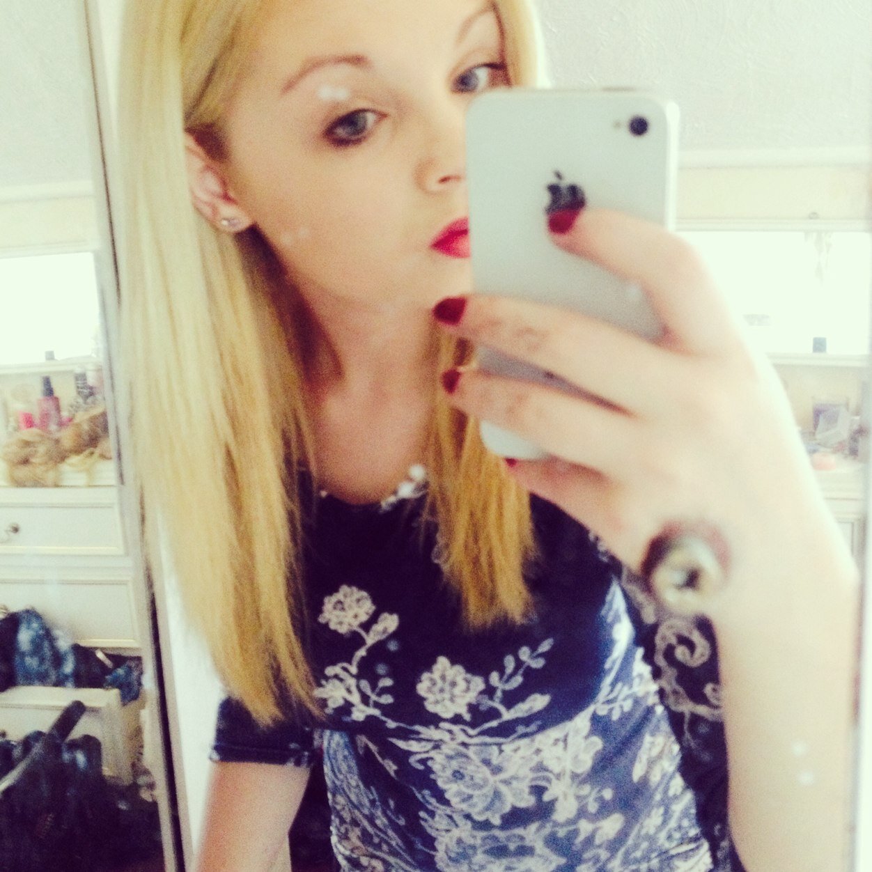 Hannah_M_Watts's profile picture. Live,Love,Laugh.