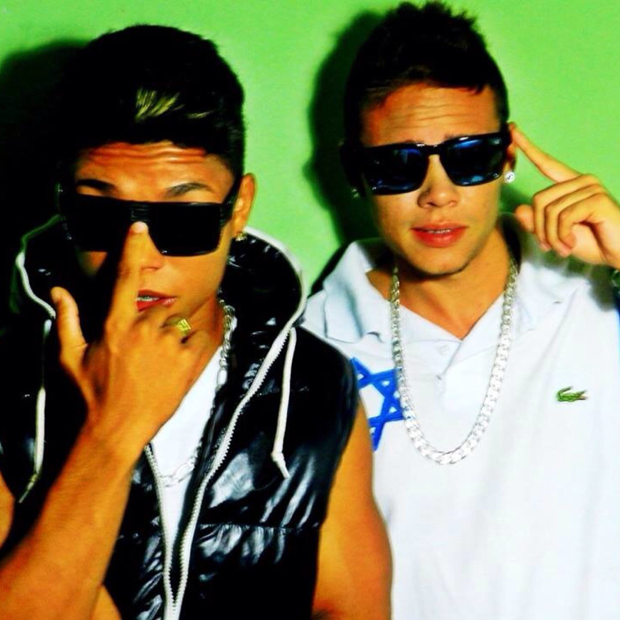 tamo fechadao com @mc_insano e @_mcrastro since: 19/11/2013 Donas: @Biacunhas e @_Babimelo ✌️