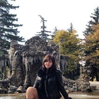 Как человек я общительная. Родилась в замечательном городе. Просто люблю все новое. Хочу жить не обычно.